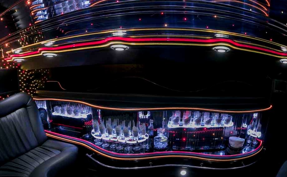 Anniversary-Limo-Rentals-Portland-JMI-Limo-Services-Near-Me-Now