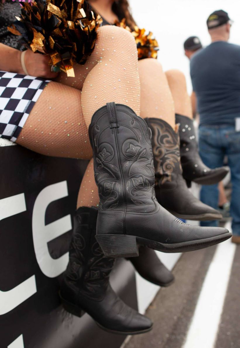 Dirt Darlins Event Street Team 501c3 Non-Profit with JMI Limousine Event Transportation