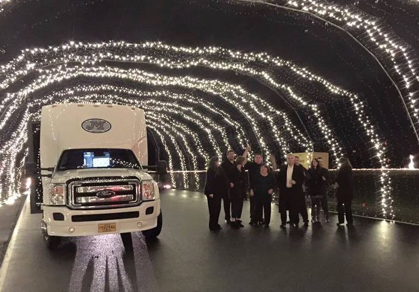 Holiday Limo Bus Tours in Portland - JMI Limousine Holiday Limo Bus Tours in Portland - JMI Limousine