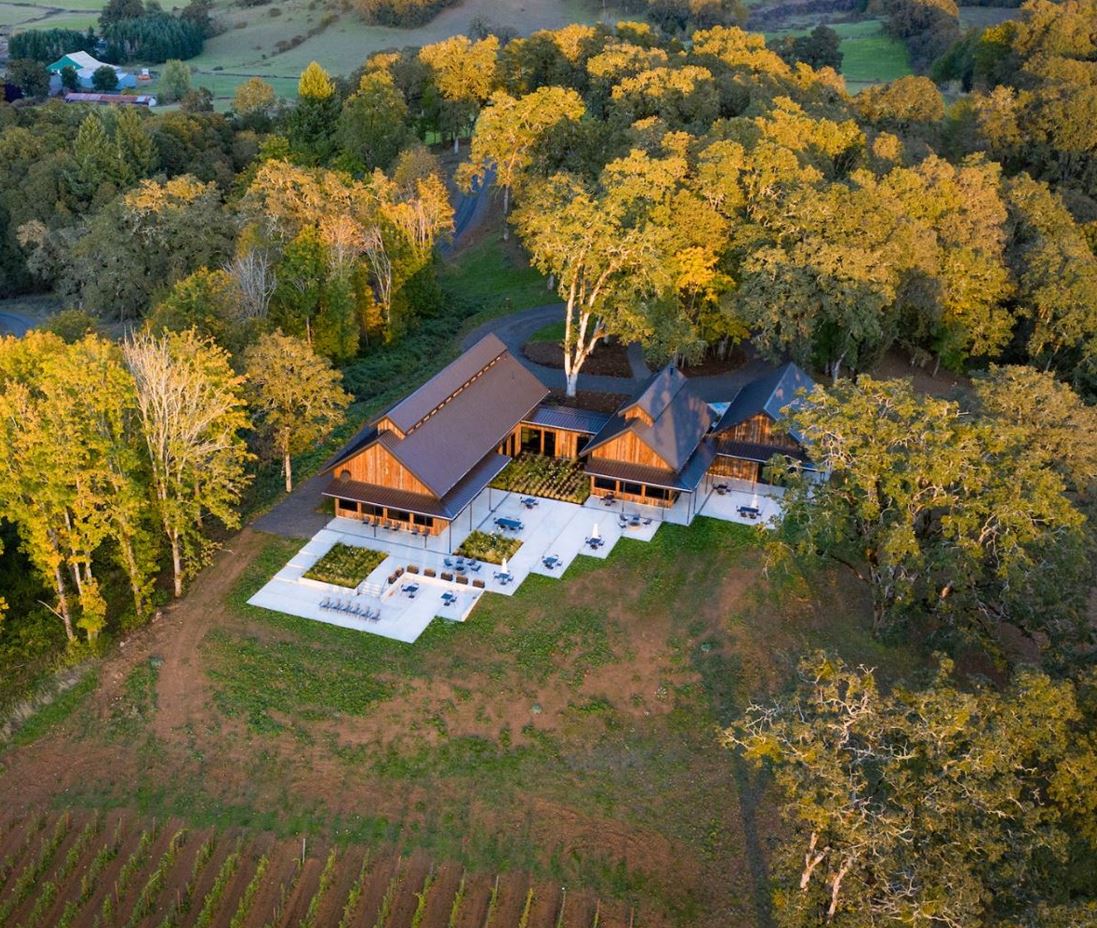 Organic Wine Tasting in Oregon at Resonance in JMI Limousines
