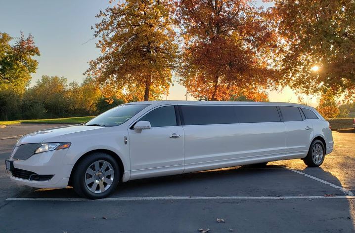 Wedding Limo Service in Portland - JMI Limousine