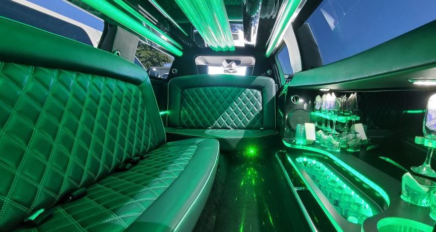 White Lincoln Limousine Portland Oregon - JMI Limo Service